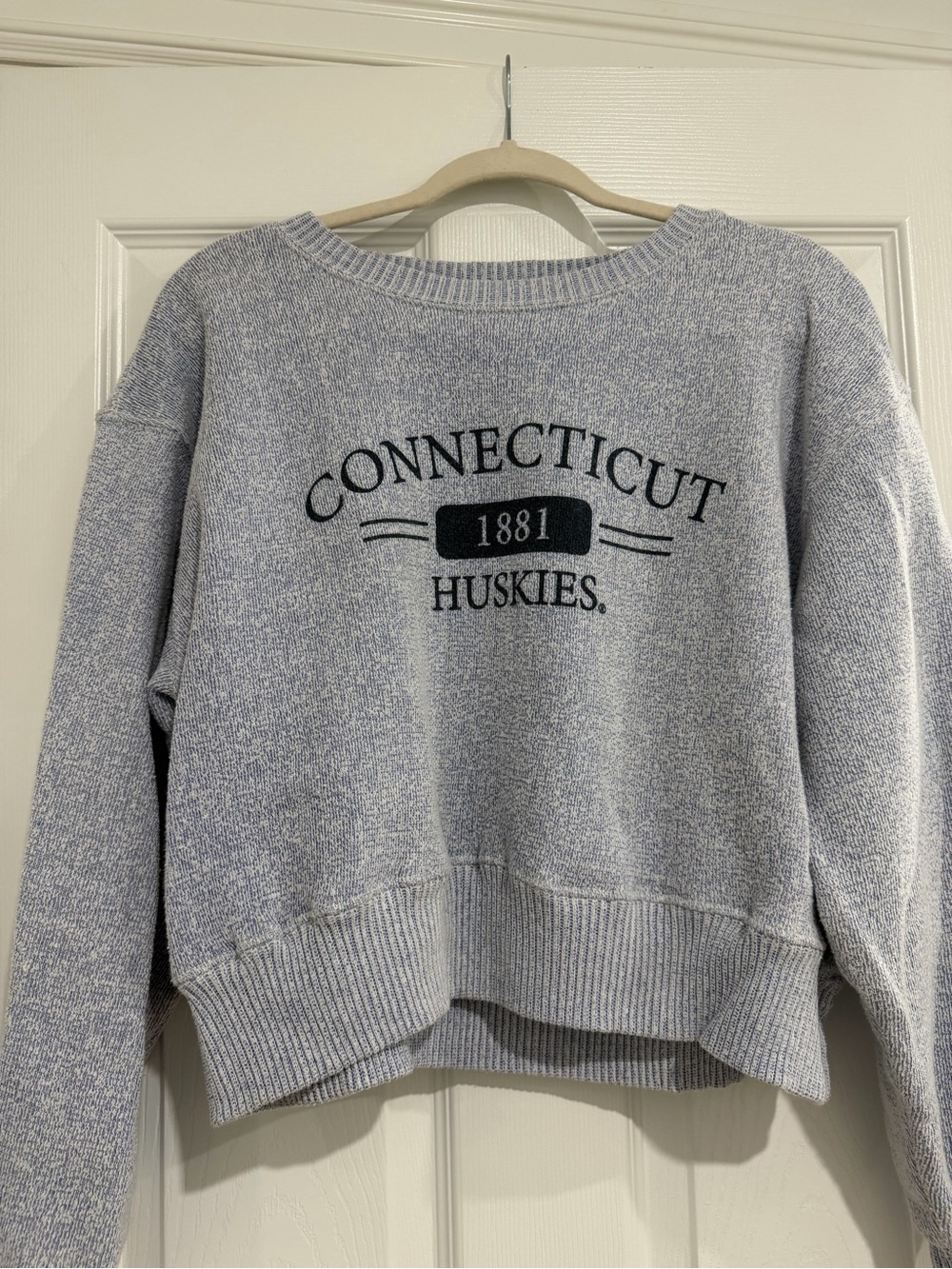 Connecticut Huskies Light Gray Crewneck Sweatshirt